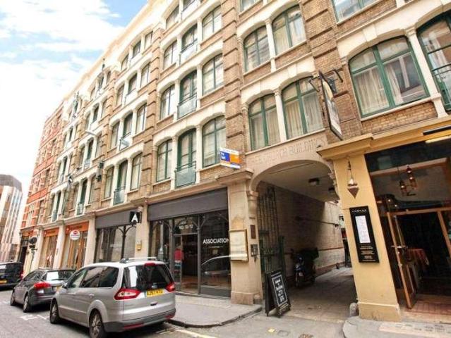 Flat for sale in Aldgate, Lyons
