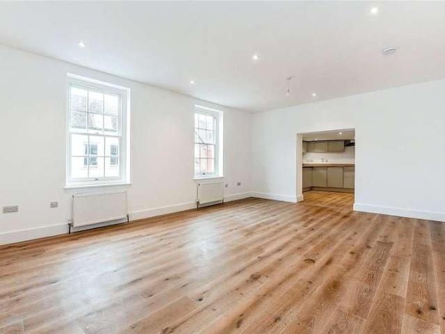 Flat for sale in Bolton Low Houses, Hampshire