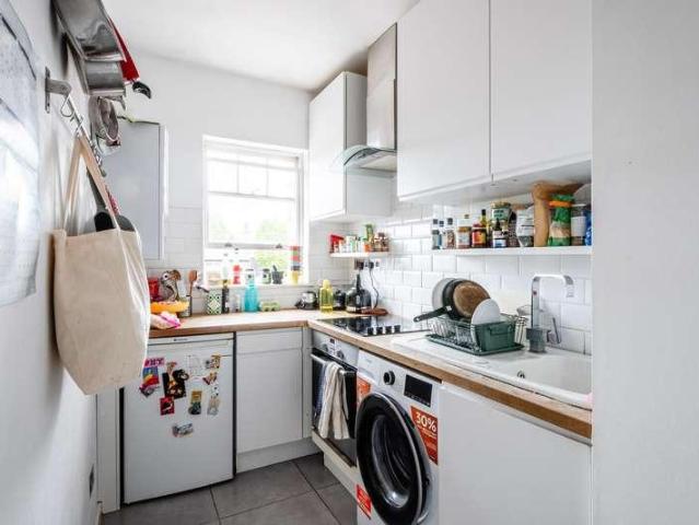 Flat for sale in South Hackney, Greater London