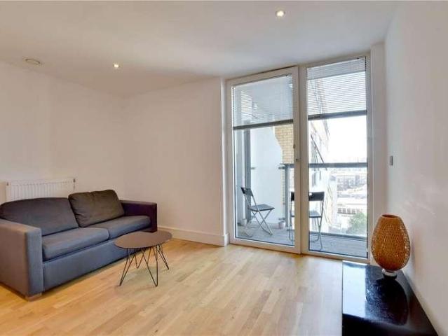 Flat for sale in Greenwich Town Centre, Greater London