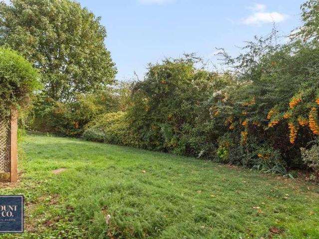 Flat for sale in Café Field, East Hertfordshire