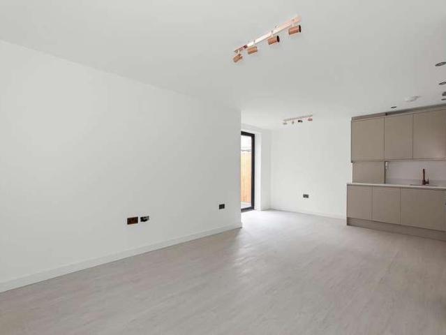 Flat for sale in London Borough of Lewisham, Greater London