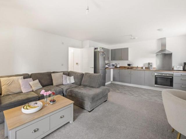 Flat for sale in Feckenham, City Of Bristol