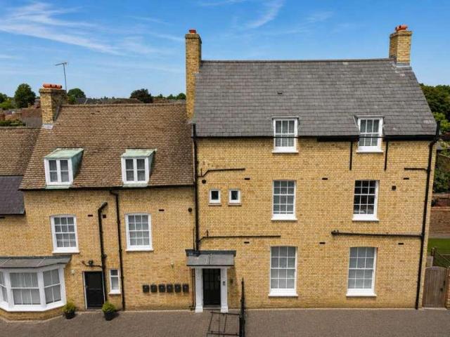 Flat for sale in King's Walden, Hertfordshire