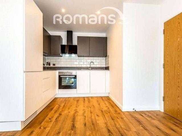 Flat for sale in Farnborough, Hampshire