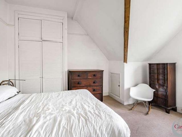 Flat for sale in Ferme Park, Greater London