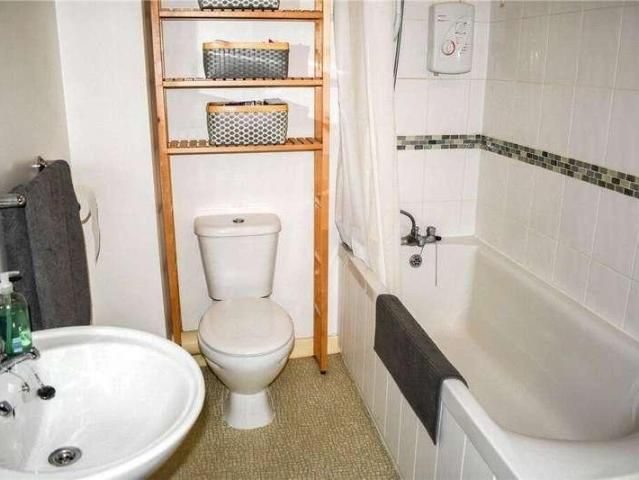Flat for sale in Priestthorpe, Crossflatts