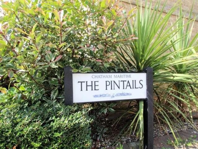 Flat for sale in St. Marys Island, Gillingham