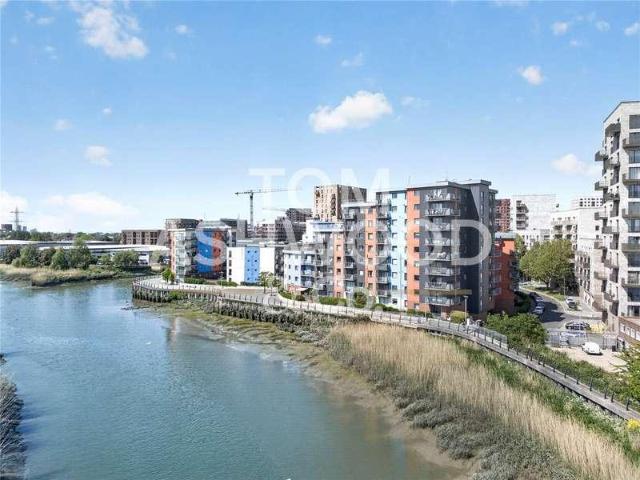 Flat for sale in Roding Riverside, Greater London
