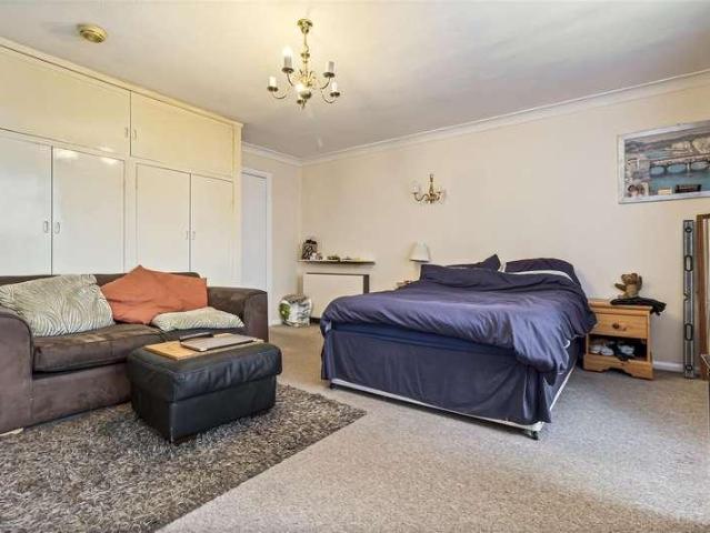 Flat for sale in West Worthing, Worthing
