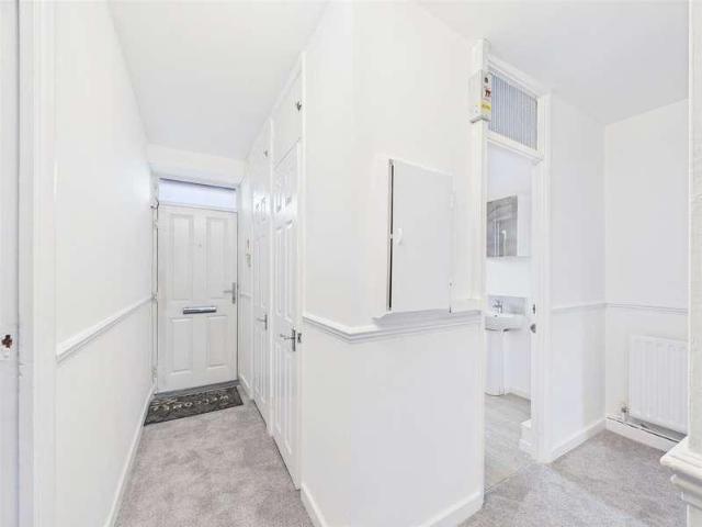 Flat for sale in Old Ford, Greater London