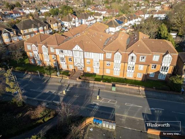 Flat for sale in Preston, Greater London