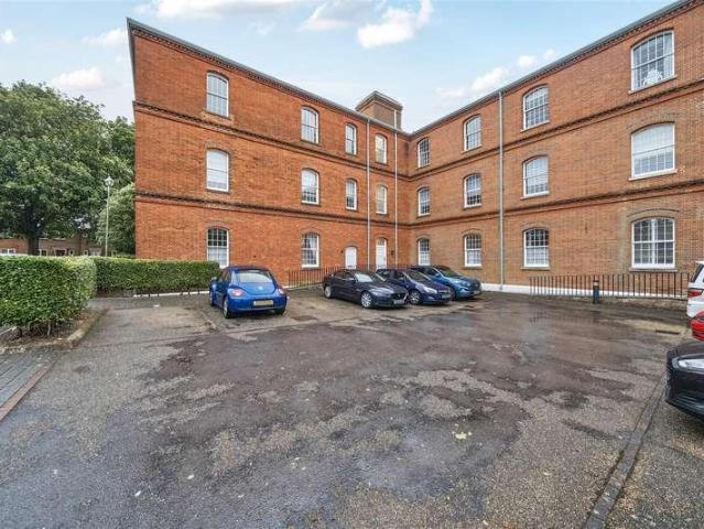 Flat for sale in Fareham, Knowle