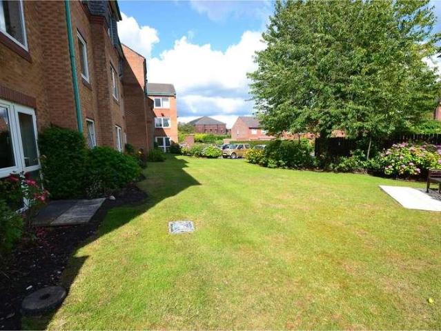Flat for sale in Hazel Grove, Greater Manchester