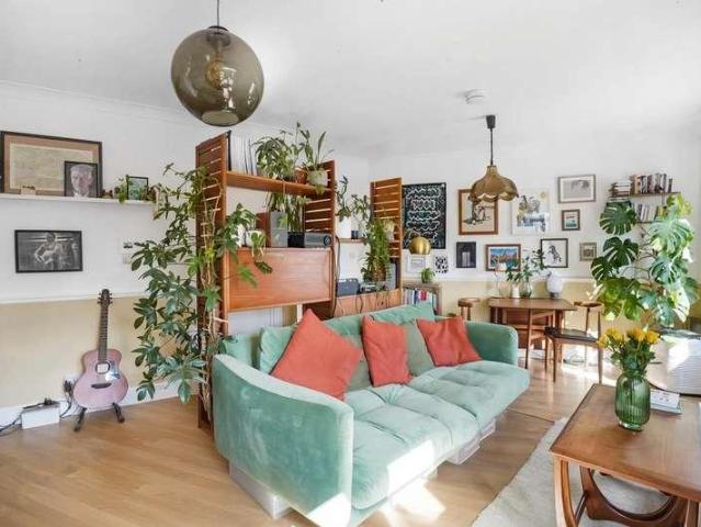 Flat for sale in London Borough of Lewisham, Greater London