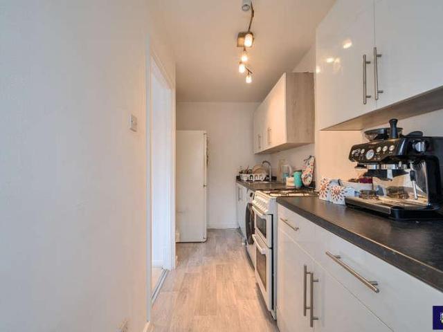Flat for sale in Archway, Greater London