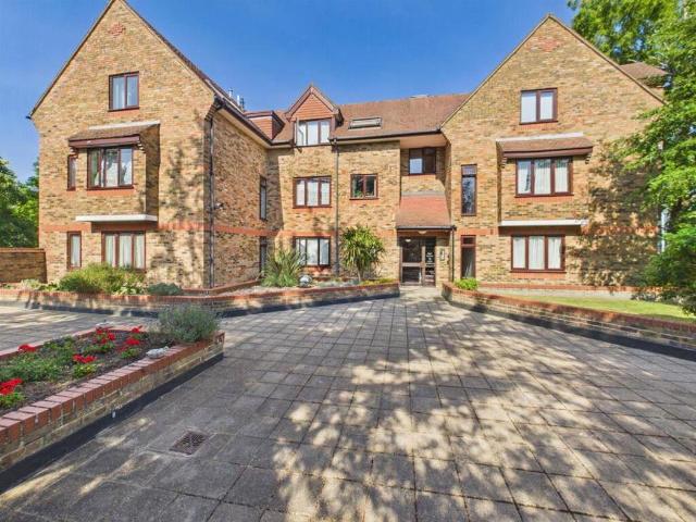 Flat for sale in Greater London