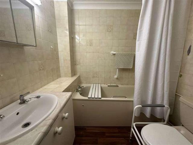 Flat for sale in Birchington, Acol