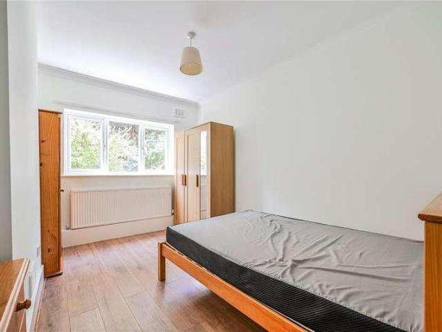 Flat for sale in Greater London
