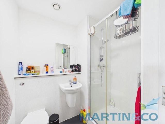 Flat for sale in Calderstones