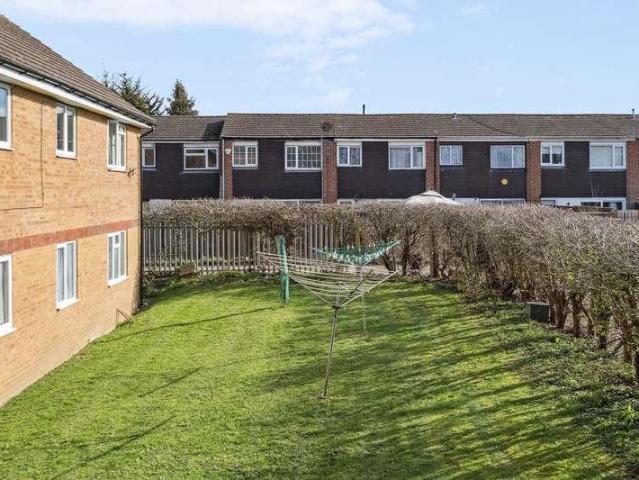 Flat for sale in Slough
