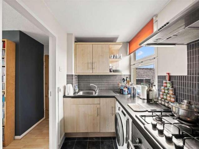 Flat for sale in Norbiton, Greater London