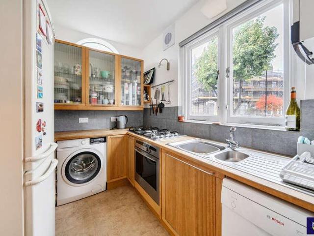 Flat for sale in London Borough of Islington, Greater London