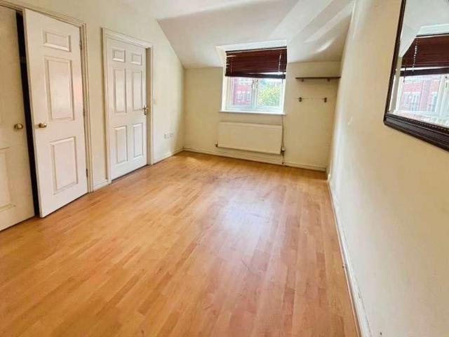 Flat for sale in Stratford-upon-Avon, Alderminster