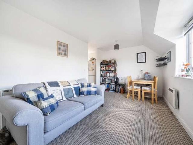 Flat for sale in Madley Park, Black Bourton