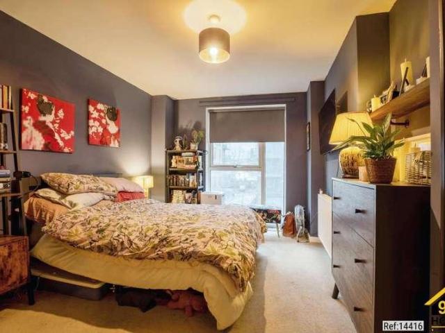 Flat for sale in Loughborough Junction, Greater London