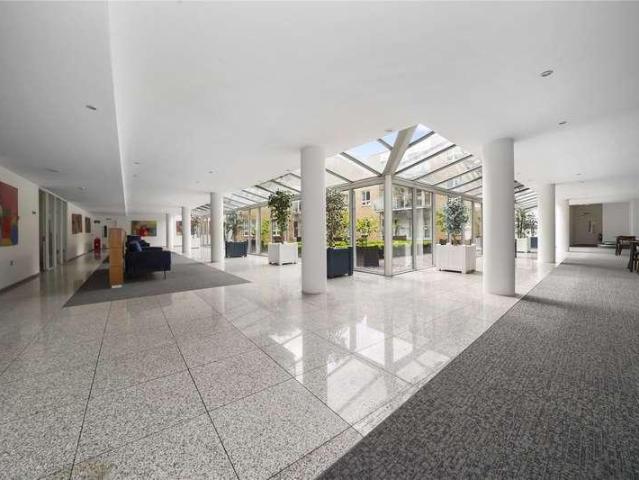 Flat for sale in Ratcliffe, Limehouse