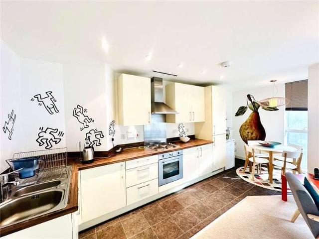 Flat for sale in London Borough of Croydon, Greater London