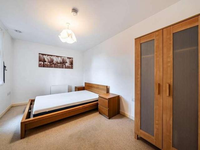 Flat for sale in Georgia, Greater Manchester