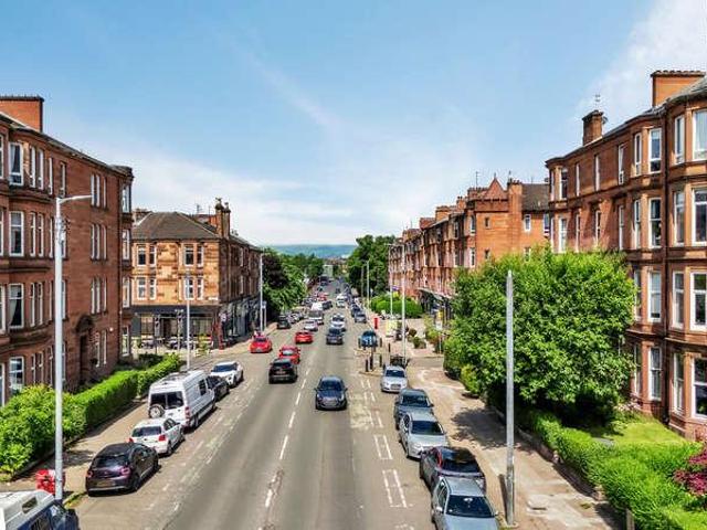 Flat for sale in Broomhill, Scotland