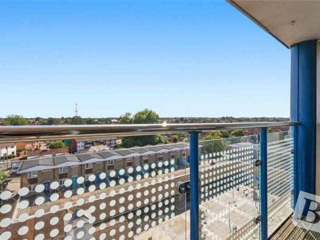 Flat for sale in Chelmsford, Essex