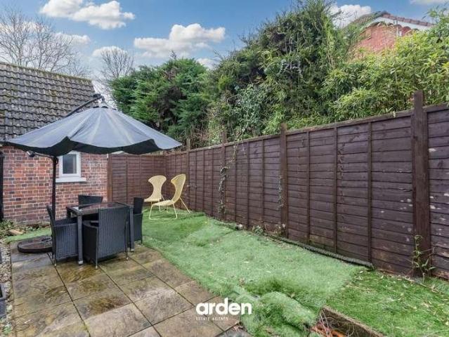 Flat for sale in Bromsgrove, Worcestershire