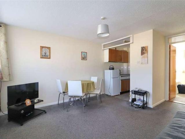 Flat for sale in Horsell, Woking