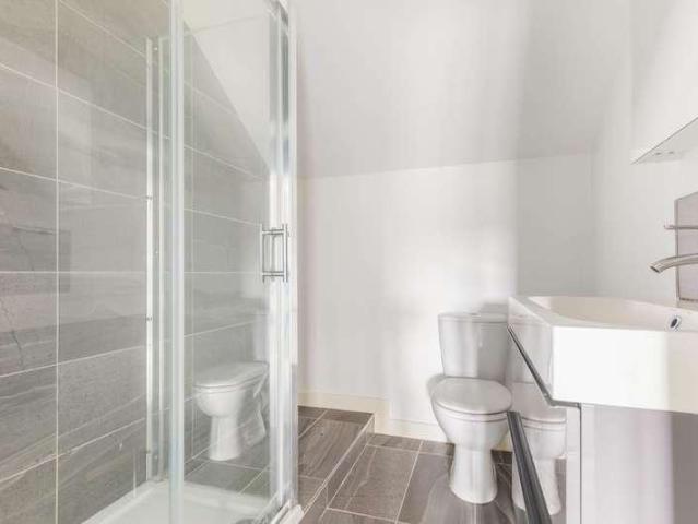 Flat for sale in Johnstone Castle, Elderslie