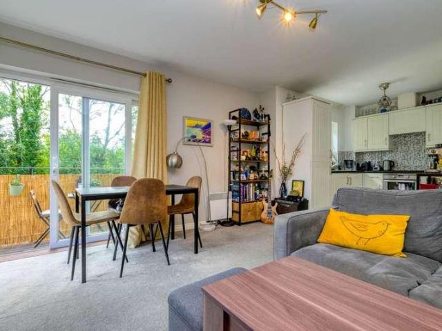 Flat for sale in Newtown, Reading