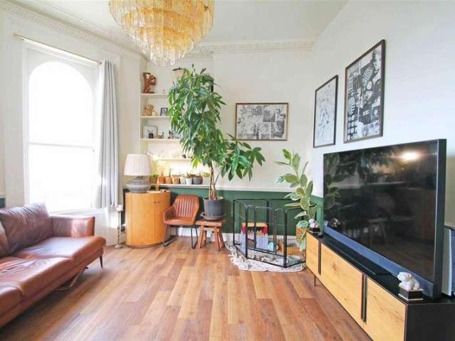Flat for sale in Aldrington