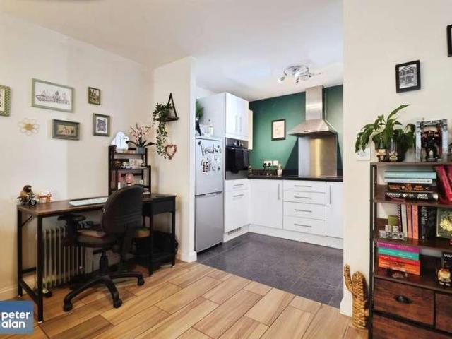 Flat for sale in City Centre, Falcon Lodge