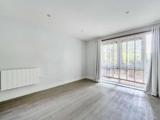 Flat for sale in Horsell, Woking