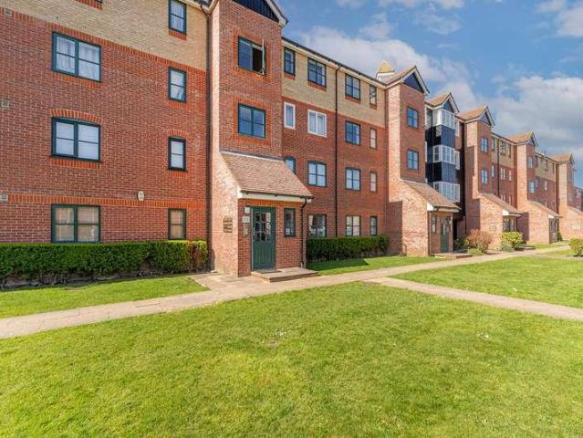 Flat for sale in Enfield Island Village, Greater London