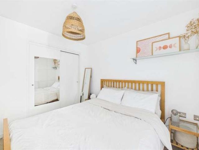 Flat for sale in Spike Island, Feckenham