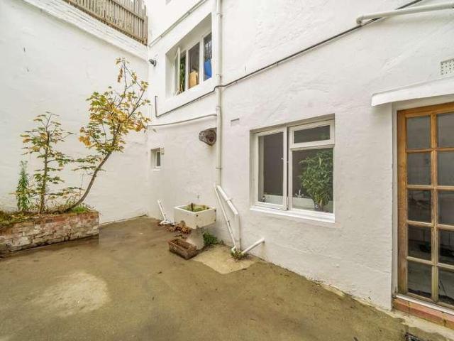 Flat for sale in Brunswick, Brighton & Hove