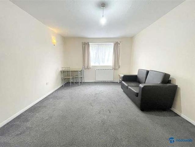 Flat for sale in Barking