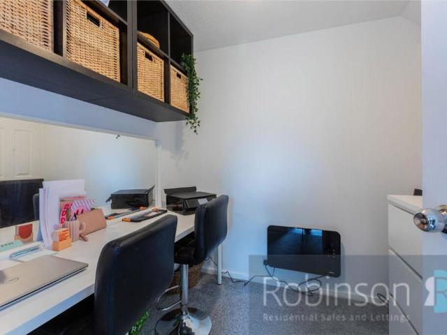 Flat for sale in Totteridge, Buckinghamshire