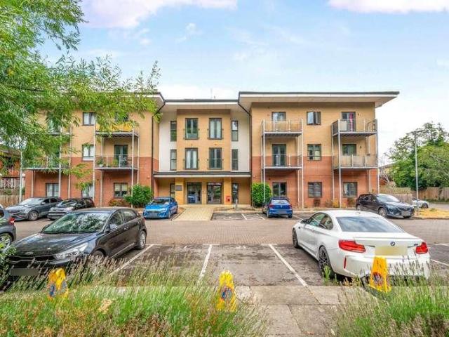 Flat for sale in Catteshall, Fole