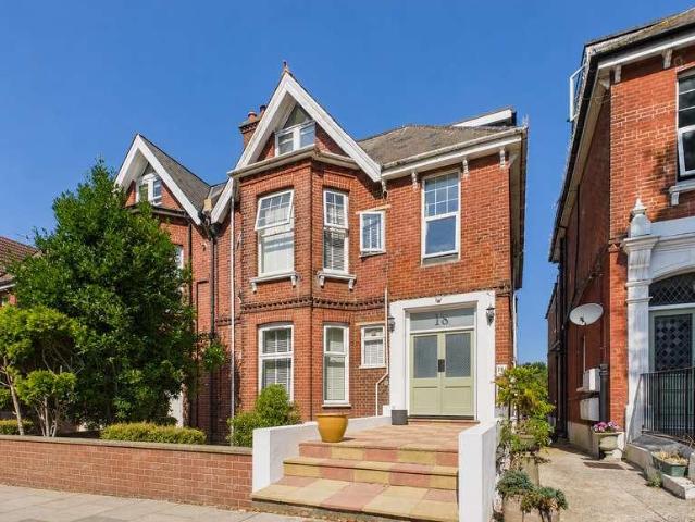 Flat for sale in Brunswick
