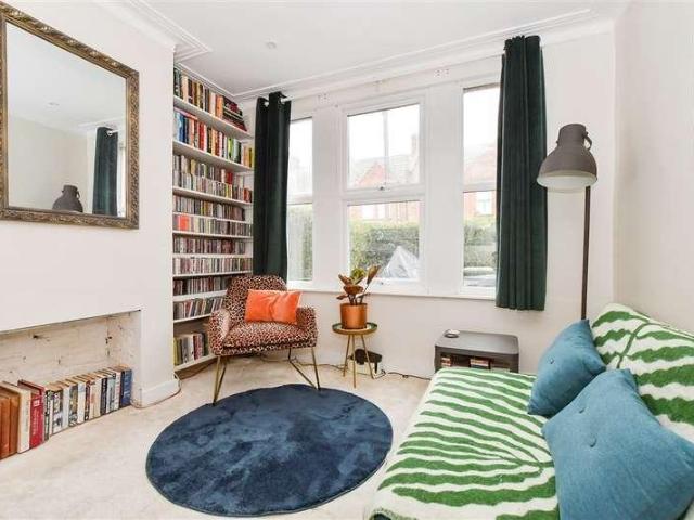 Flat for sale in Leyton, Greater London